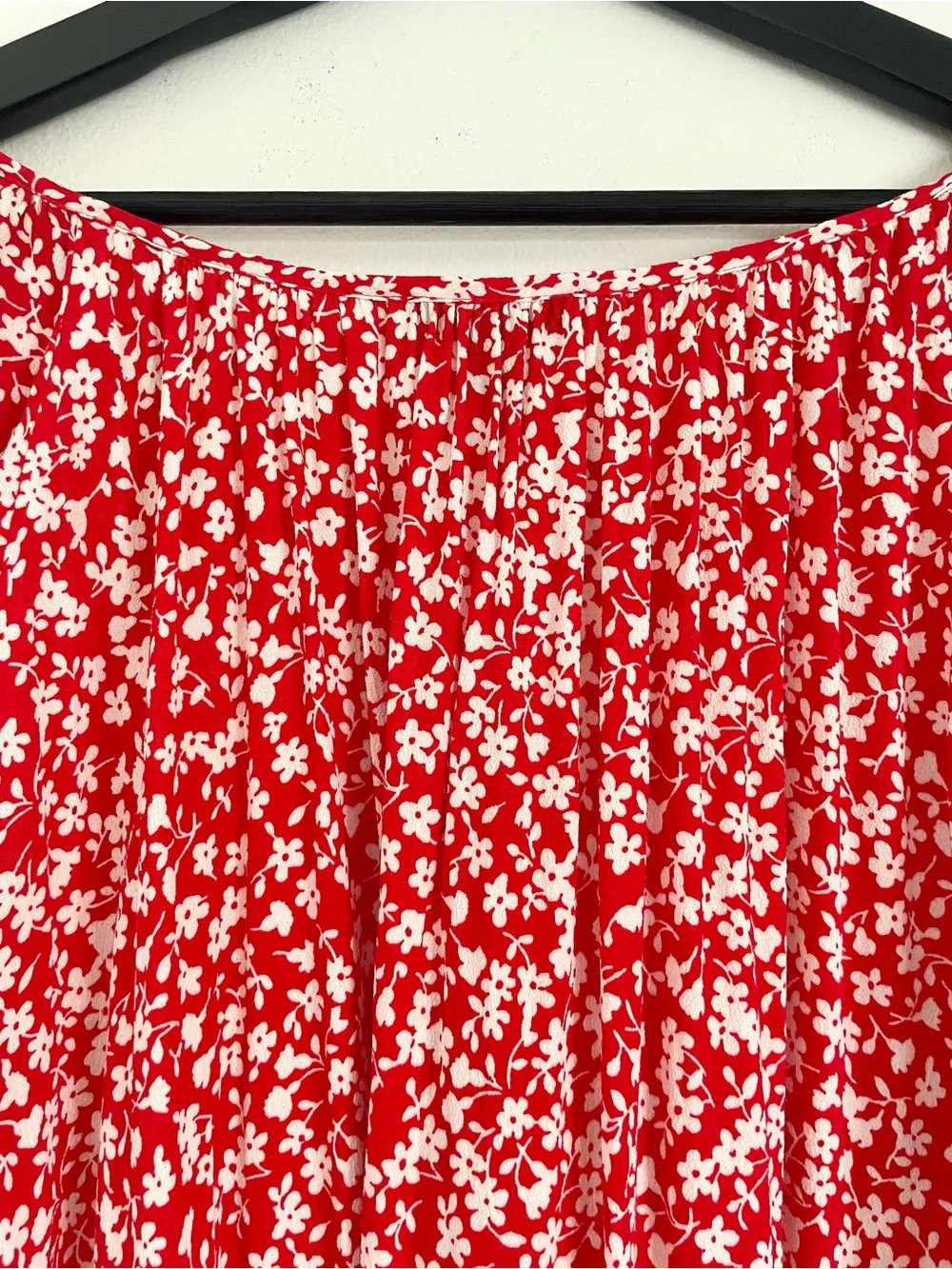 J. Crew Scoopneck Blouse In Tossed Bouquet Print Red Floral M EUC